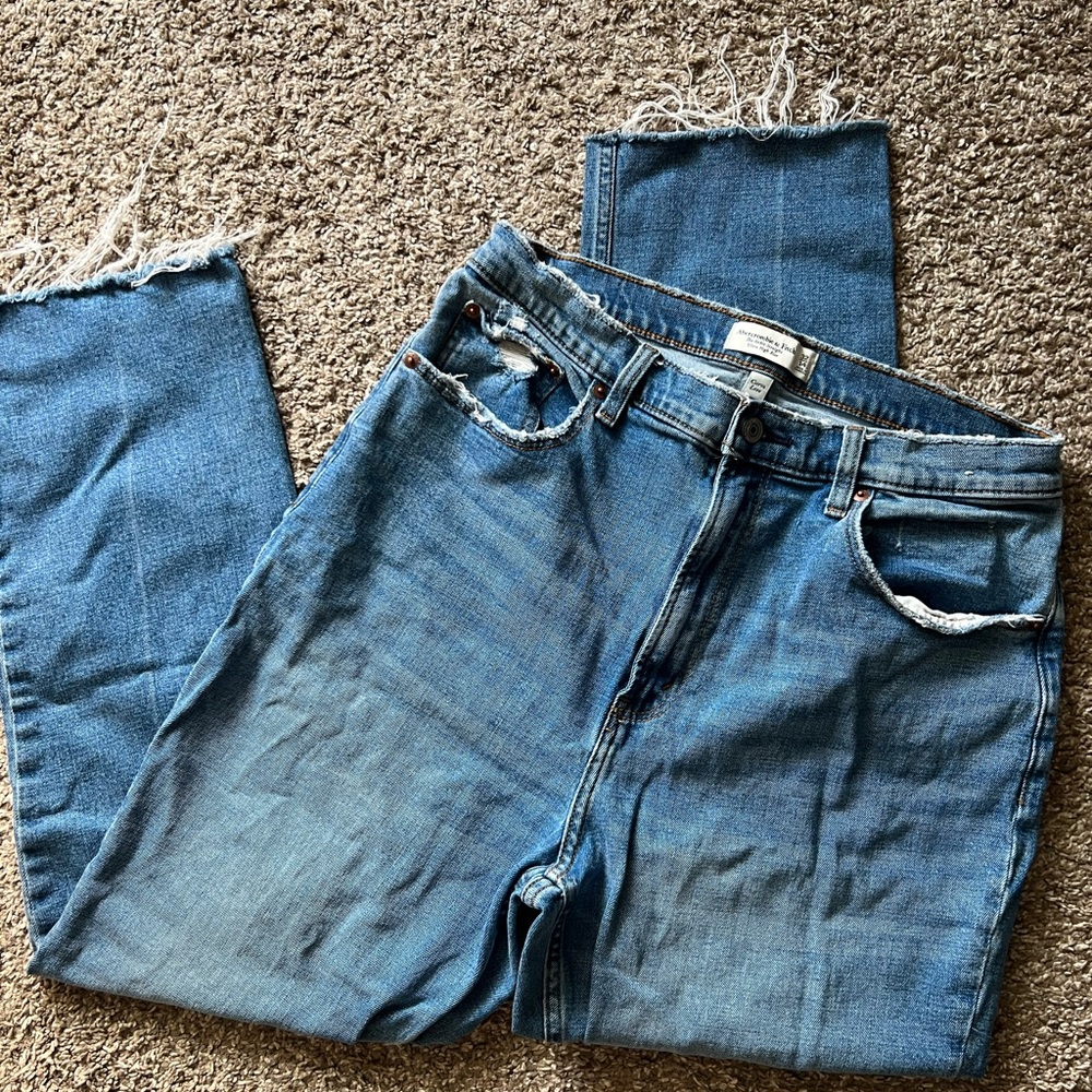 A&F Curve Love Ankle Straight ultra high rise